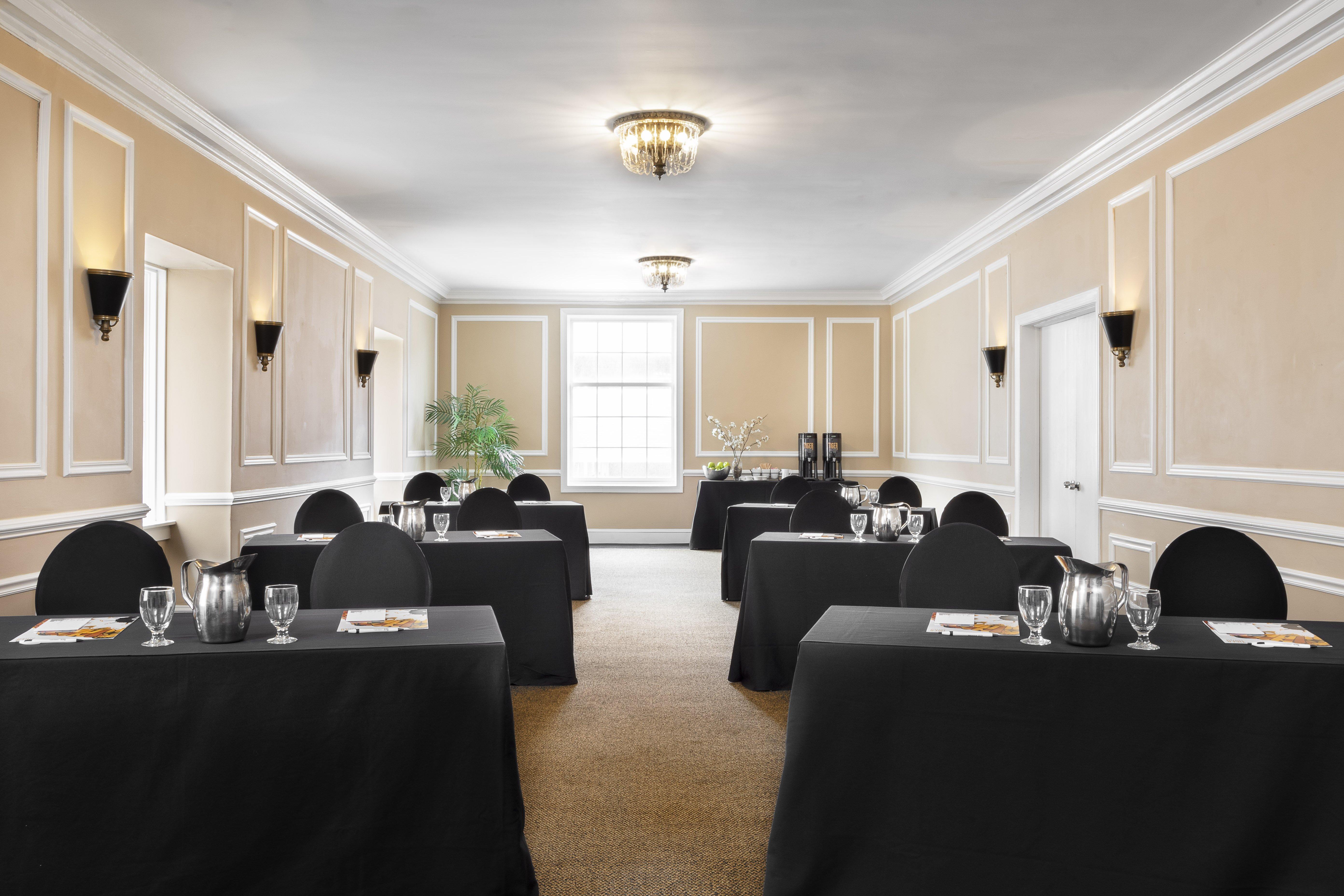 Voco The Tiger Hotel, Columbia, Mo By Ihg Екстериор снимка