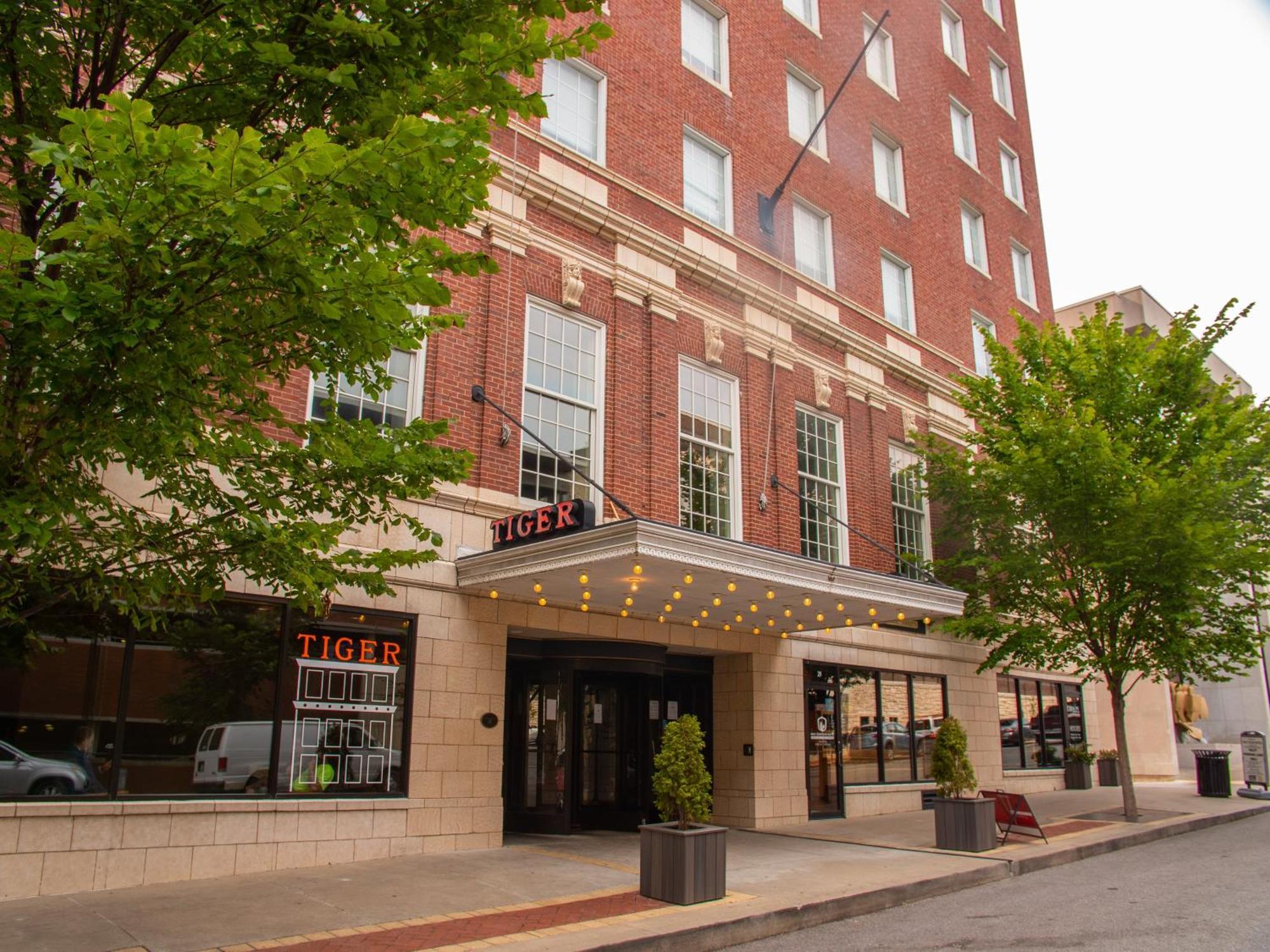 Voco The Tiger Hotel, Columbia, Mo By Ihg Екстериор снимка